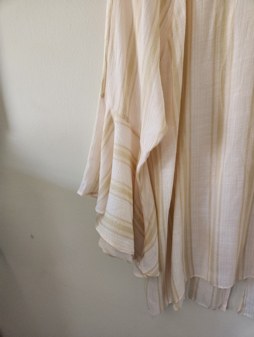 Lauren Conrad Tan Striped Flutter Sleeve Top - Picture 3 of 8